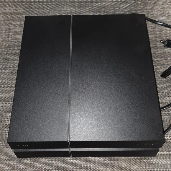 Sony PlayStation 4 Matte 500GB HDD Console, Camera, Controllers, Games Bundle. - Picture 10 of 12